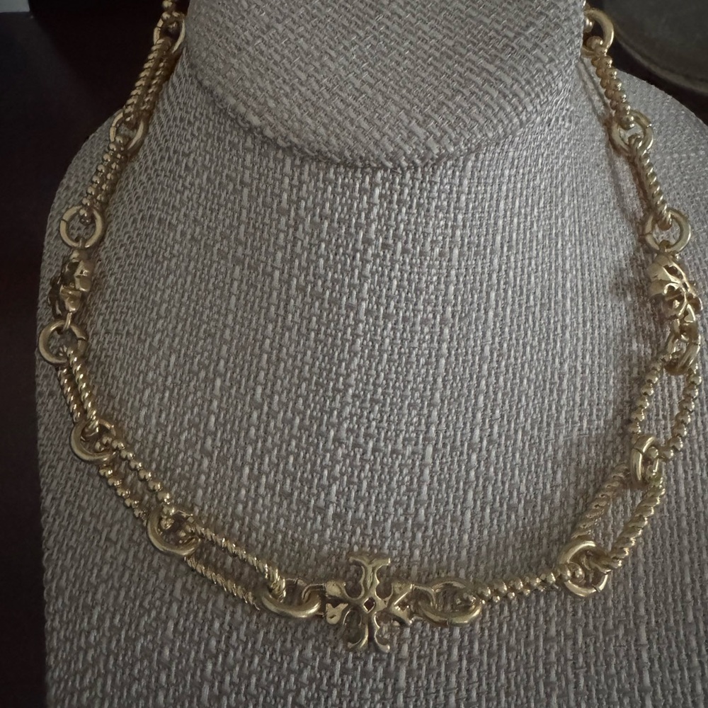 NWOT  Tory Burch Roxanne link logo necklace